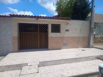 CASA NA CHESF À VENDA