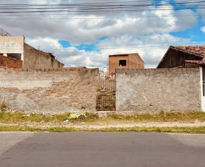 TERRENO NO JARDIM BAHIA - AV BEIRA RIO