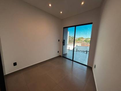 CASA NO CAMINHO DOS LAGOS