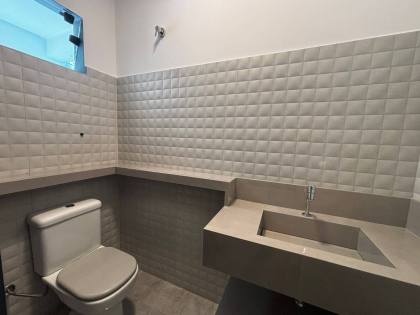 CASA NO CAMINHO DOS LAGOS