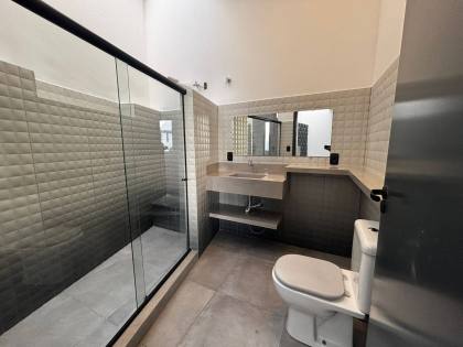 CASA NO CAMINHO DOS LAGOS