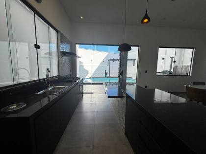 CASA NO CAMINHO DOS LAGOS