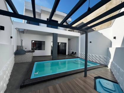 CASA NO CAMINHO DOS LAGOS