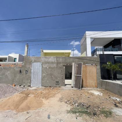 CASA À VENDA – BAIRRO NOBRE CLERISTON ANDRADE