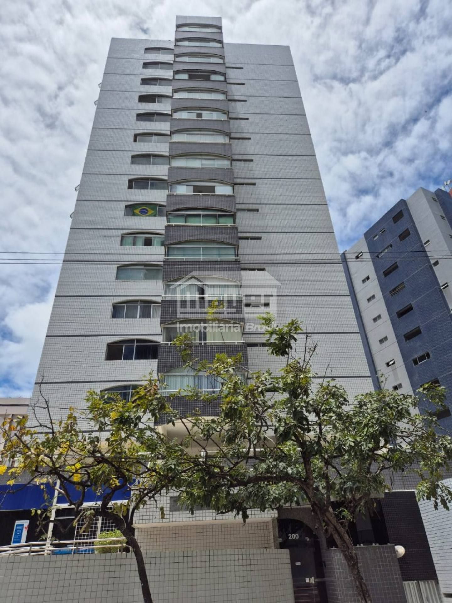 Apartamento Para Vender com 3 quartos 2 suítes no bairro de Boa Viagem em Recife