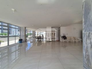 Apartamento Para Vender com 3 quartos 2 suítes no bairro de Boa Viagem em Recife