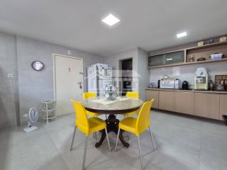 Apartamento Para Vender com 3 quartos 2 suítes no bairro de Boa Viagem em Recife