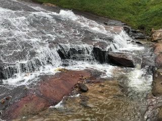 Sitio com 2Ha | Cachoeira e Piscina Natural | Região Serrana Rio | para sua Moradia ou para Pousada Ecológica