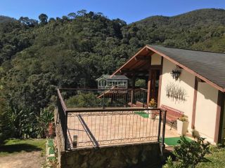 Sitio com 2Ha | Cachoeira e Piscina Natural | Região Serrana Rio | para sua Moradia ou para Pousada Ecológica