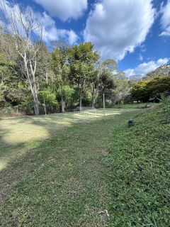 Sitio com 2Ha | Cachoeira e Piscina Natural | Região Serrana Rio | para sua Moradia ou para Pousada Ecológica