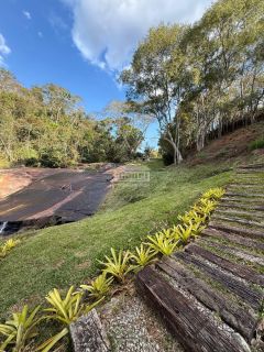 Sitio com 2Ha | Cachoeira e Piscina Natural | Região Serrana Rio | para sua Moradia ou para Pousada Ecológica