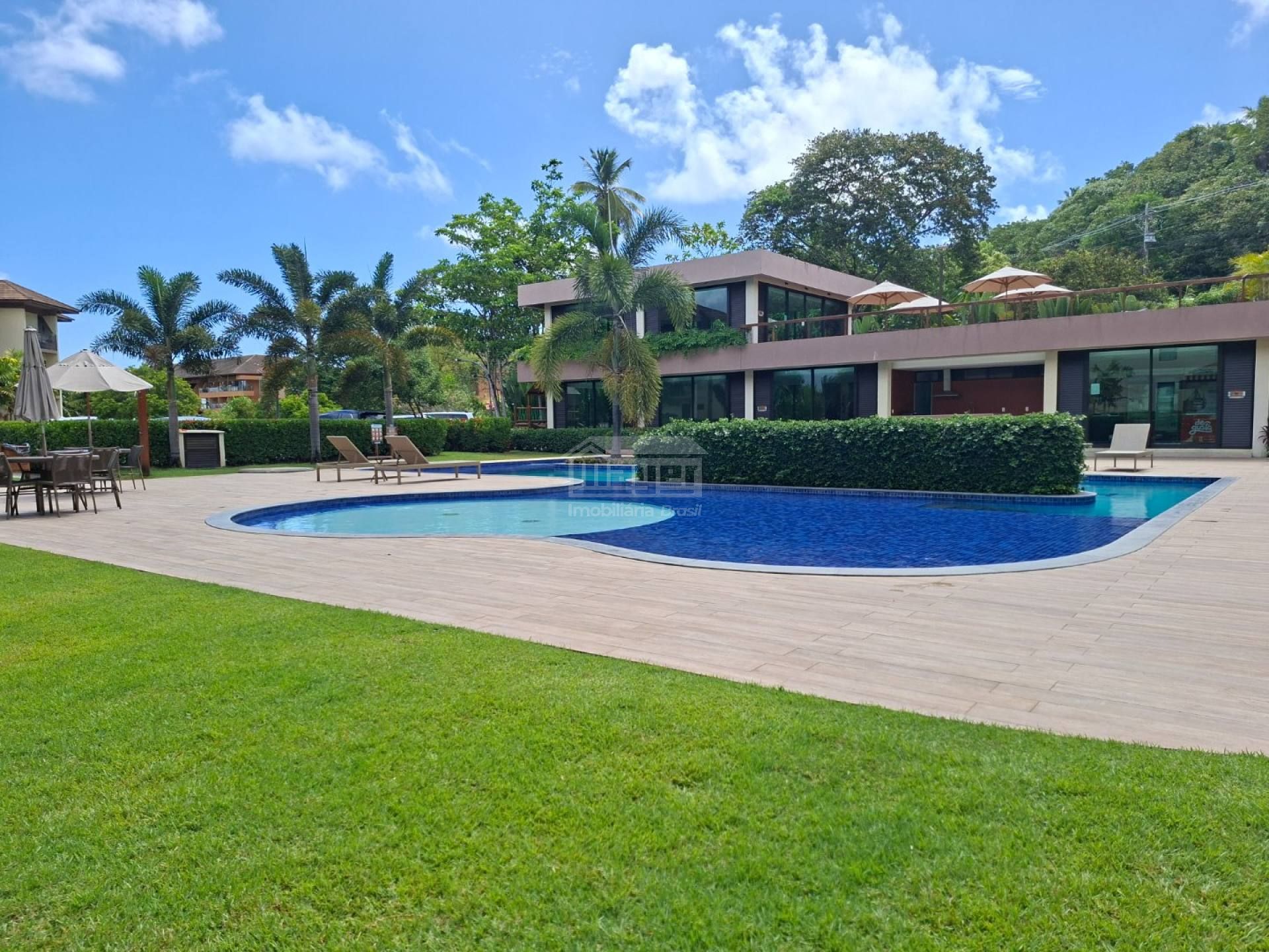 Reserva dos Carneiros | Apto 2 Quartos frente piscina com varanda gourmet | 64m² | Resort de Alto Padrão | Pé na Areia |