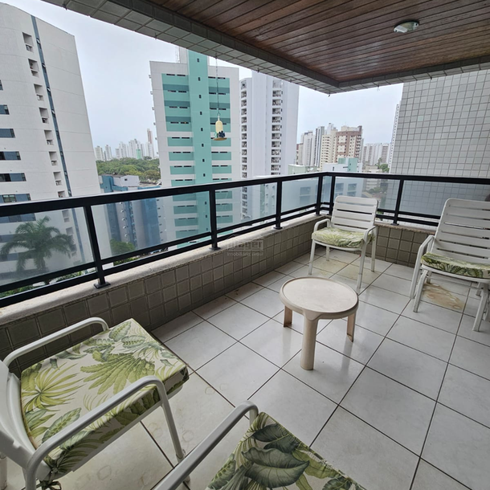 Vendo Apto 4 Quartos sendo 1 Suíte master com closet, 1 com closet e 2 suítes canadenses com closets |  254m² | TAMARINEIRA