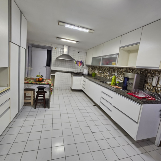 Vendo Apto 4 Quartos sendo 1 Suíte master com closet, 1 com closet e 2 suítes canadenses com closets |  254m² | TAMARINEIRA