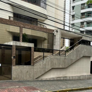 Vendo Apto 4 quartos sendo 3 suítes | 222m² | Bairro Parnamirim | Área de Lazer |