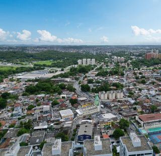 A venda imóvel com 2 quartos e varanda Bairro do Barro