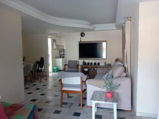 Casa  à venda com 3 Quartos, Suíte e Terreno de 480m² – Documentação OK