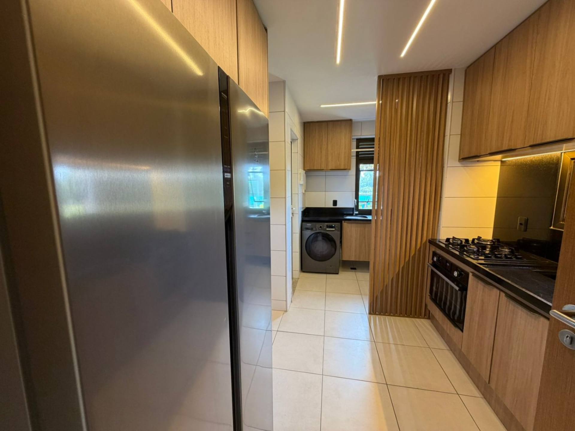 Vendo Apartamento no Reserva do Paiva 03 Qts, sendo 03 suítes, mobiliado.