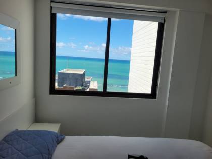 Alugo Flat na Av. Boa Viagem, mobiliado, 01 Qt, Sala, Cozinha, Varanda, Lazer, Nascente.