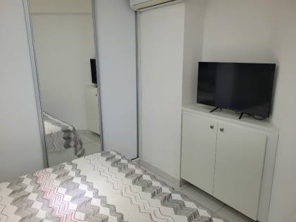 Alugo Flat na Av. Boa Viagem, mobiliado, 01 Qt, Sala, Cozinha, Varanda, Lazer, Nascente.