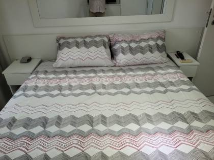 Alugo Flat na Av. Boa Viagem, mobiliado, 01 Qt, Sala, Cozinha, Varanda, Lazer, Nascente.