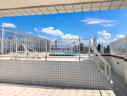 Apartamento totalmente reformado, nascente, extremamente ventilado e pronto para morar.