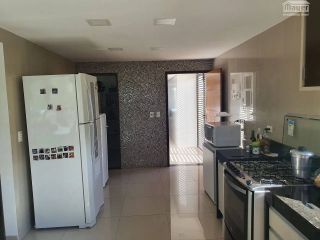 CASA EM ALPHAVILLE PORTEIRA FECHADA