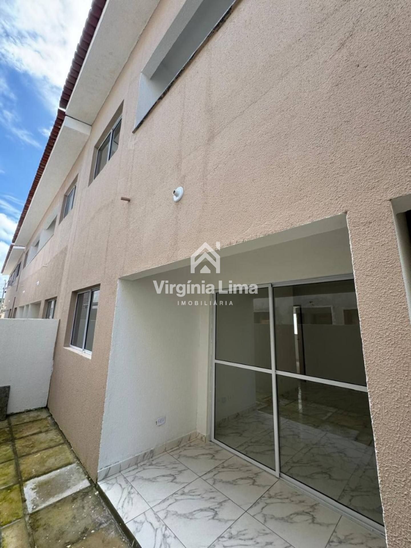 Apartamento Para Venda com 2 quartos sendo 1 suítes no bairro do Janga em Paulista - PE