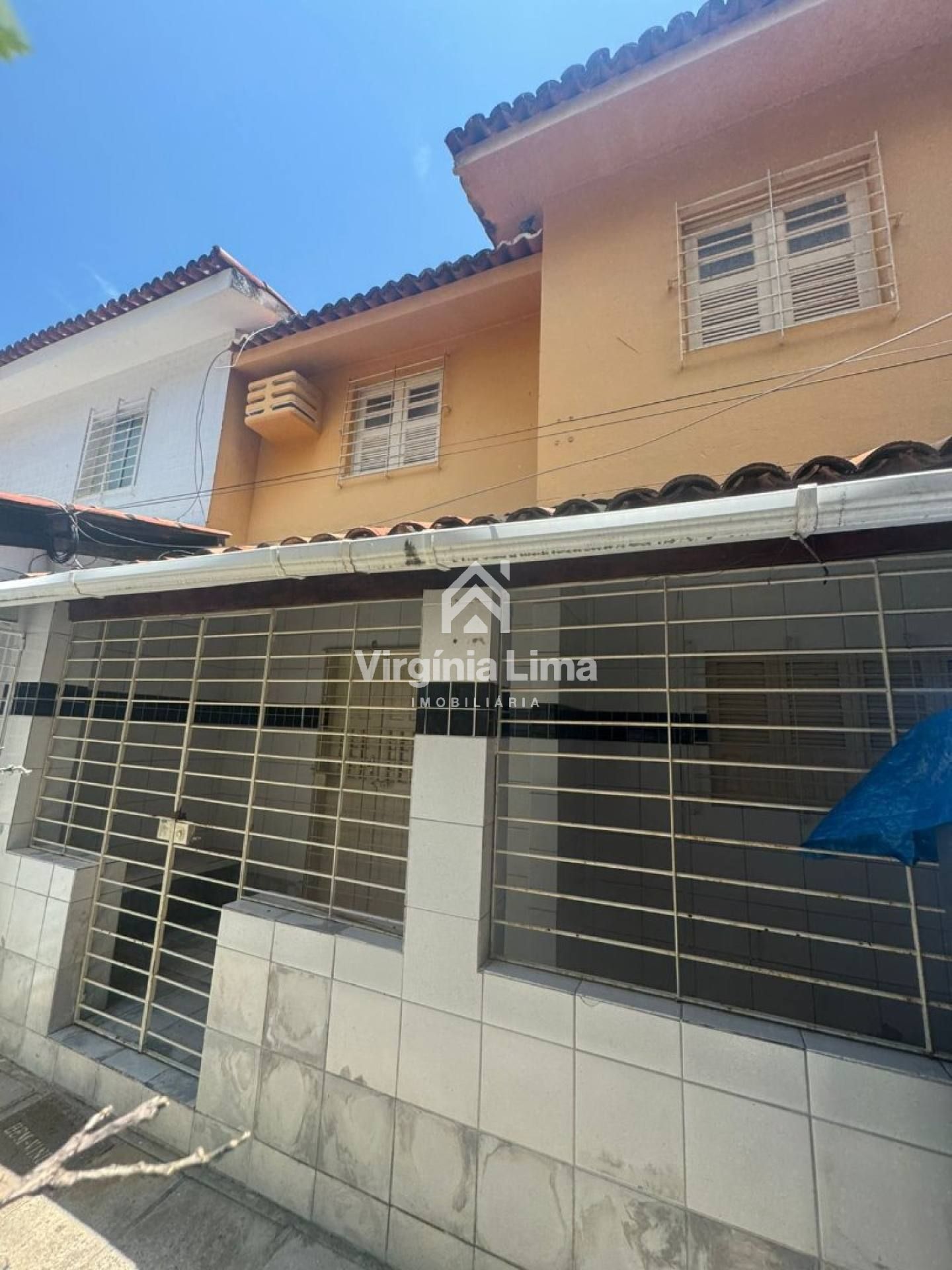 Casa Duplex Para Vender com 4 quartos sendo 2 suítes no bairro de Maria Farinha em Paulista - PE