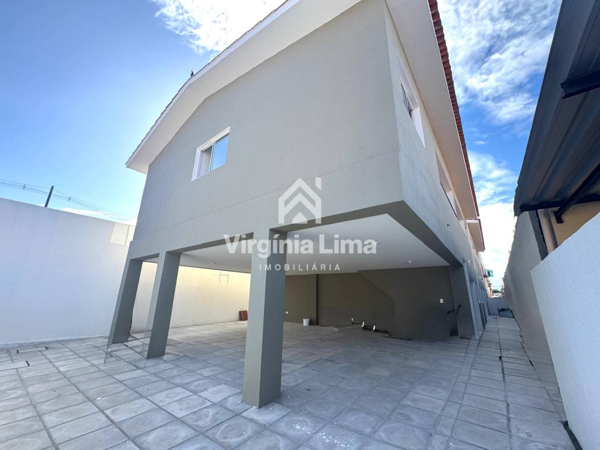 Casa Privê Para Venda com 3 quartos sendo uma suíte no bairro Pau Amarelo em Paulista - PE