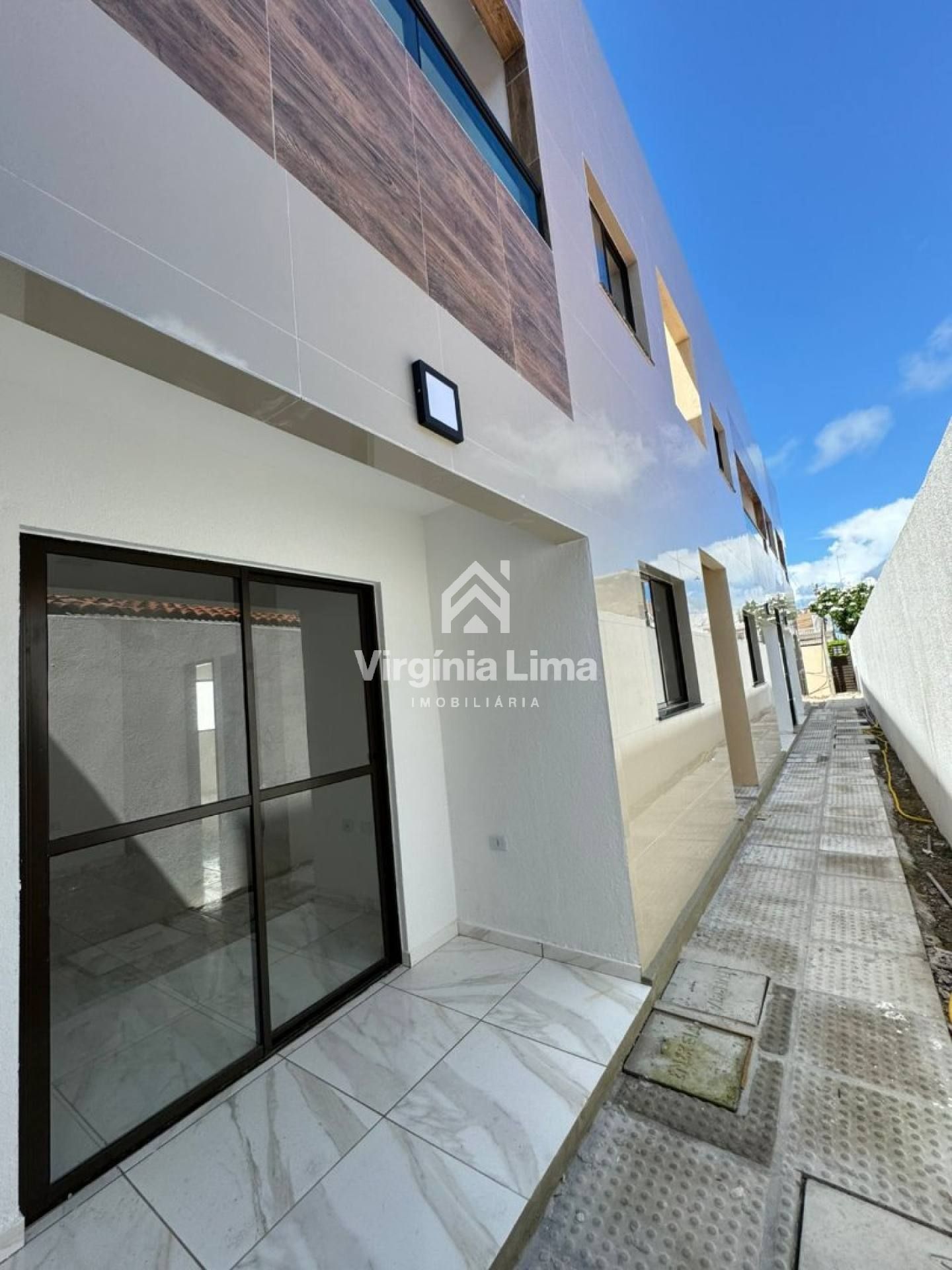Casa Privê Para Venda com 2 quartos sendo uma suíte no bairro Janga em Paulista - PE