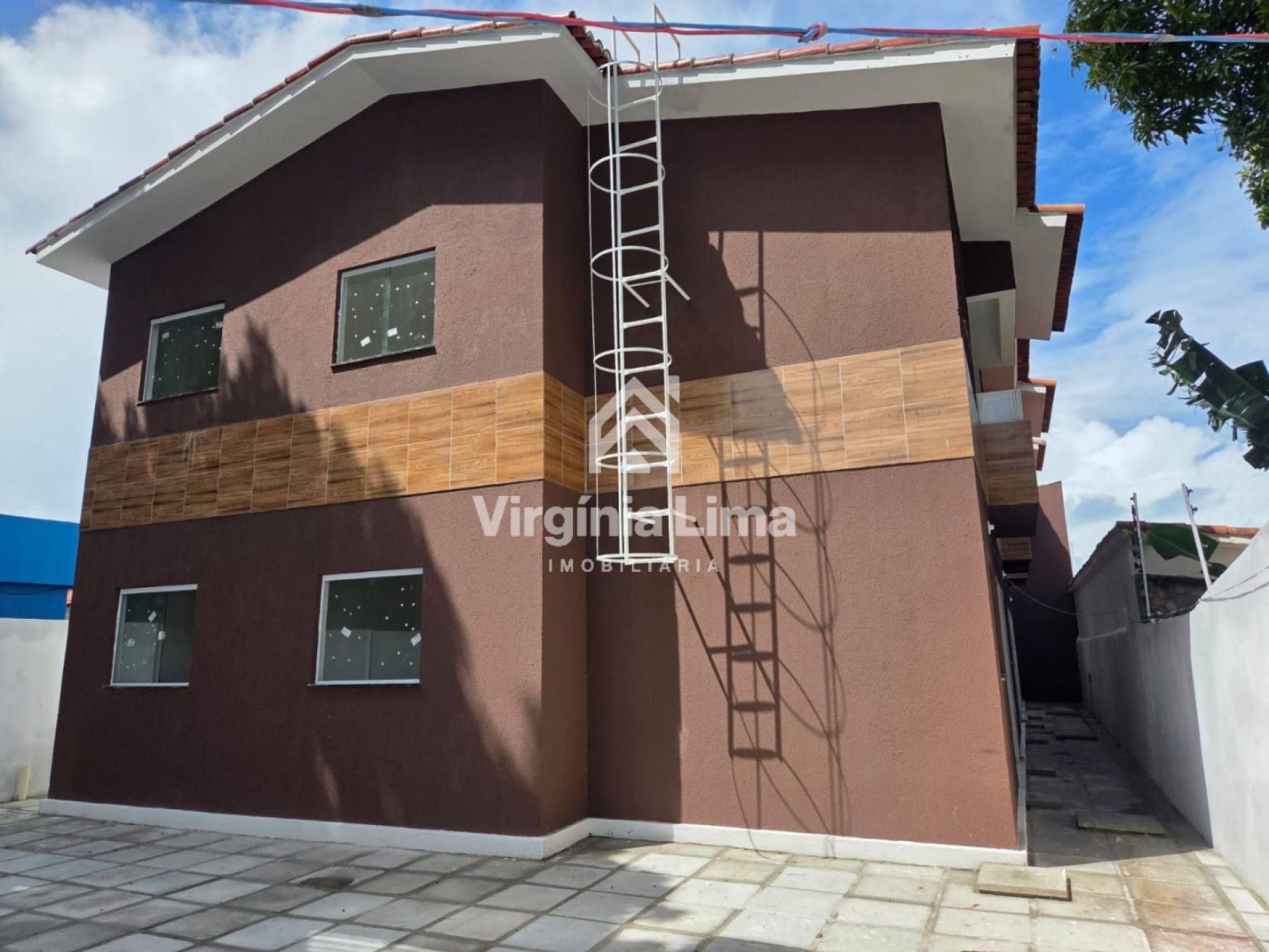 Casa Privê Para Venda com 3 quartos sendo uma suíte no de bairro Jardim Atlantico em Olinda