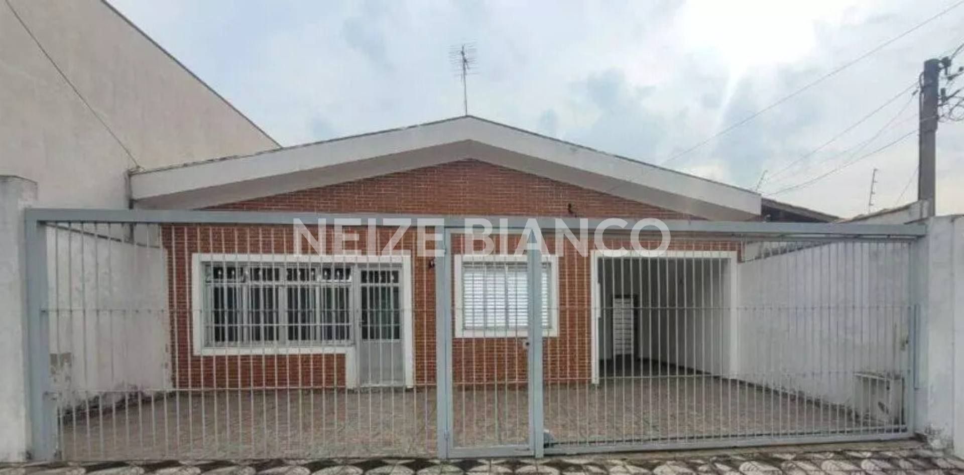 Casa Para Vender com 2 quartos no bairro Vila Carvalho em Sorocaba