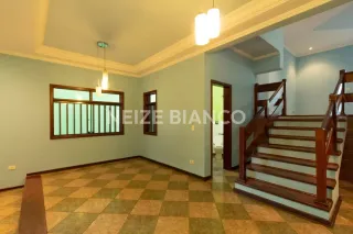 Sobrado Para Alugar com 3 quartos 3 suítes no bairro Jd. Bandeirantes em Sorocaba