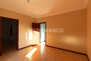 Sobrado Para Alugar com 3 quartos 3 suítes no bairro Jd. Bandeirantes em Sorocaba