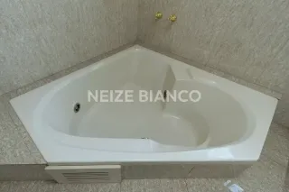 Sobrado Para Alugar com 3 quartos 3 suítes no bairro Jd. Bandeirantes em Sorocaba