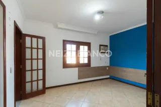 Sobrado Para Alugar com 3 quartos 3 suítes no bairro Jd. Bandeirantes em Sorocaba