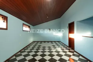 Sobrado Para Alugar com 3 quartos 3 suítes no bairro Jd. Bandeirantes em Sorocaba