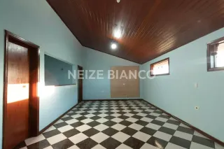 Sobrado Para Alugar com 3 quartos 3 suítes no bairro Jd. Bandeirantes em Sorocaba