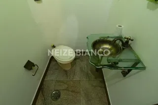 Sobrado Para Alugar com 3 quartos 3 suítes no bairro Jd. Bandeirantes em Sorocaba