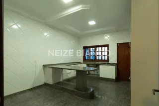 Sobrado Para Alugar com 3 quartos 3 suítes no bairro Jd. Bandeirantes em Sorocaba