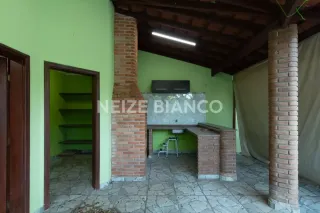 Sobrado Para Alugar com 3 quartos 3 suítes no bairro Jd. Bandeirantes em Sorocaba