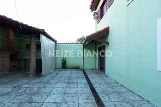 Sobrado Para Alugar com 3 quartos 3 suítes no bairro Jd. Bandeirantes em Sorocaba