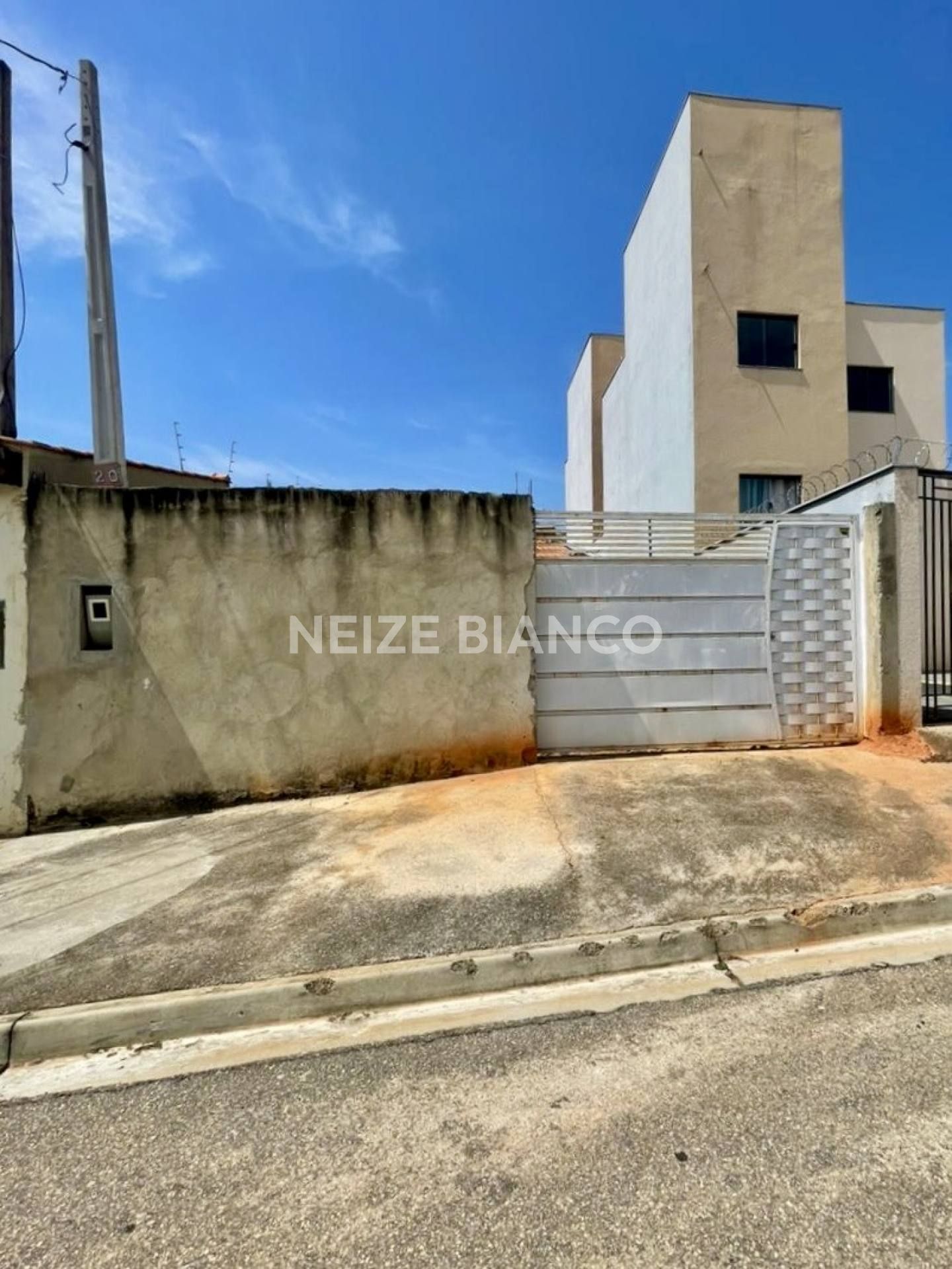 Casa Para Vender no bairro Wanel Ville em Sorocaba