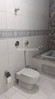 Sobrado Para Vender com 04 quartos e 01 suíte no bairro Jd. Leocadia em Sorocaba