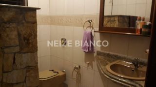 Sobrado Para Vender com 04 quartos e 01 suíte no bairro Jd. Leocadia em Sorocaba