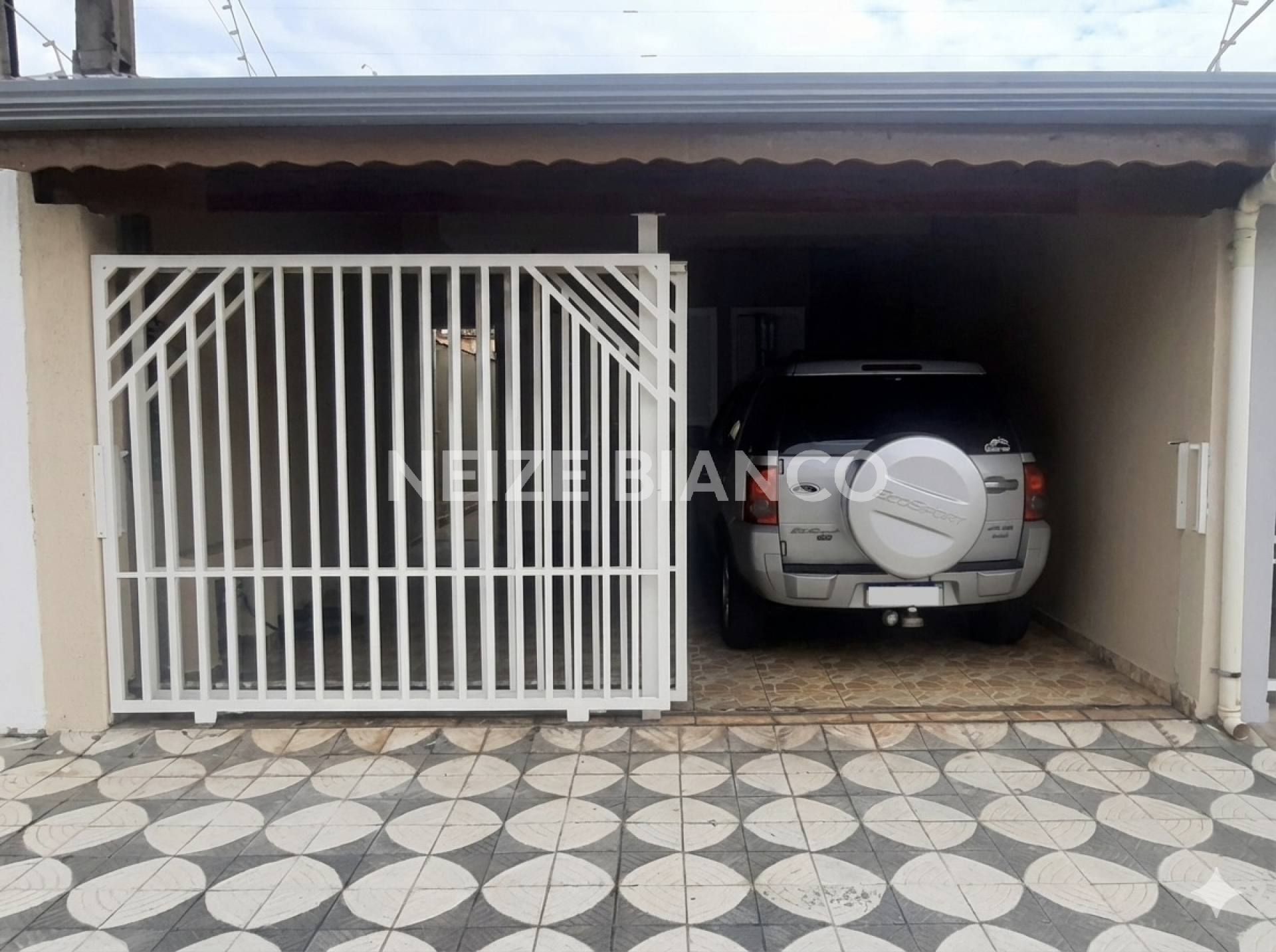 Casa Para Vender com 2 quartos 1 suítes no bairro Jd. Leocadia em Sorocaba