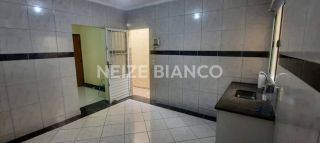 Casa Para Vender com 2 quartos 1 suítes no bairro Jd. Leocadia em Sorocaba