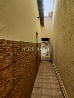 Casa Para Vender com 2 quartos 1 suítes no bairro Jd. Leocadia em Sorocaba