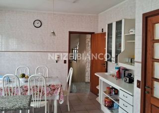 Sobrado Para Vender com 4 quartos 3 suítes no bairro Jd. Pagliato em Sorocaba